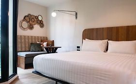 karaarom hotel